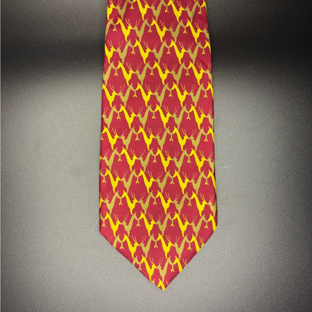 Gucci Tie Red Gazelle Antelope Pattern Silk Made In Italy Designer Necktie Rare - Picture 1 of 4